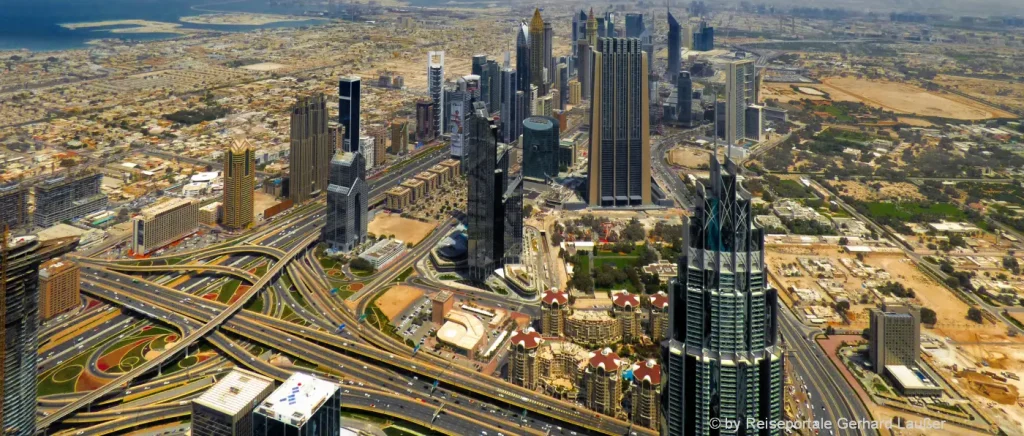 Ausblick vom Burj Khalifa in Dubai - Flugreisen Onlinebuchung Tipps